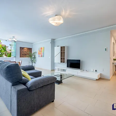 Casa Aluna - 3br Premium Location Higueron 푸엔히롤라